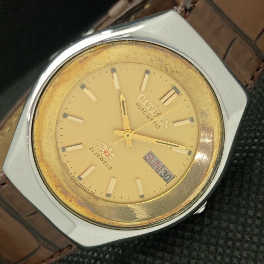 Vintage 1980 Citizen Automatic Mens Silver Watch WDaydate  Gold Accents